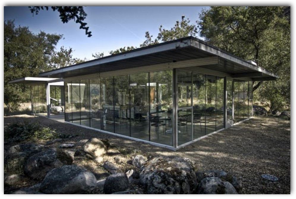 fachadas-de-casas-minimalistas-vidrio